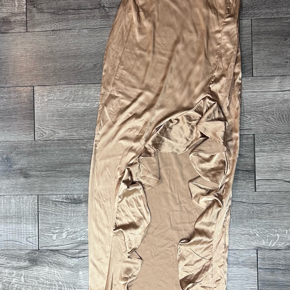 PrettyLittleThing Gold Cowl Neck Maxi Dress - Picture 4 of 5